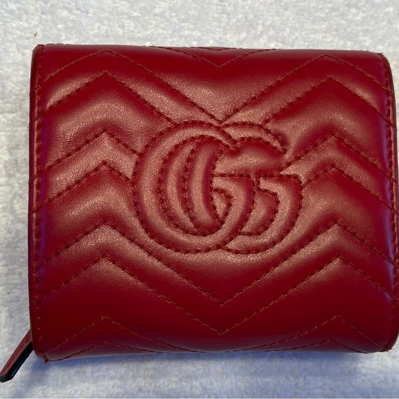 Gucci Red Marmont Compact Wallet - Picture 2 of 9